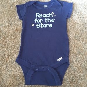Gerber onesie blue reach for the Stars size 6-9 mo